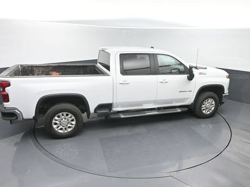 Used 2025 Chevrolet Silverado 2500 LT AWD/4WD image 40