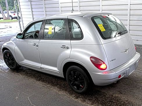 Used 2009 Chrysler PT Cruiser FWD image 2