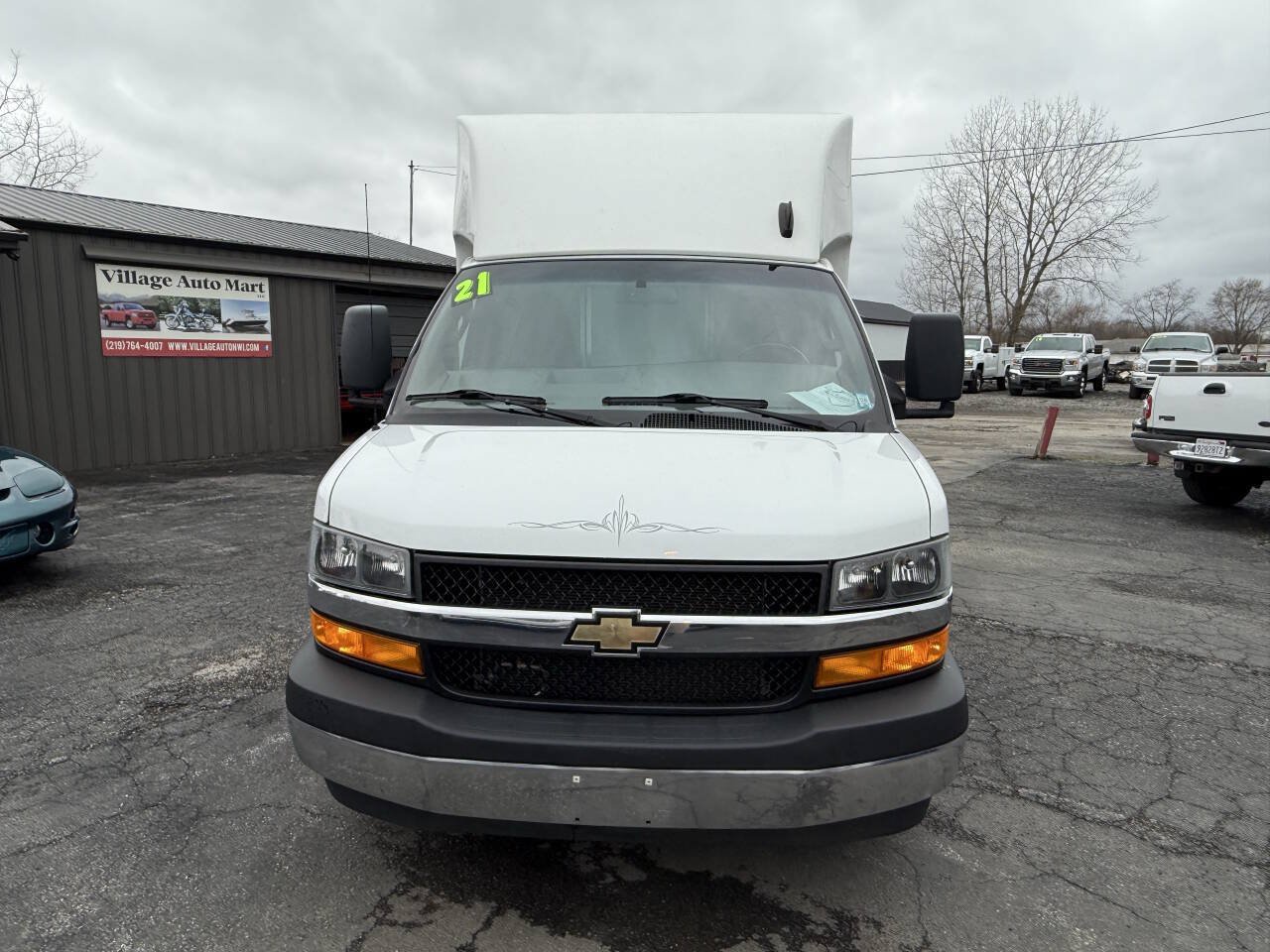 Used 2021 Chevrolet Express 3500 w/ Power Convenience Package RWD image 7