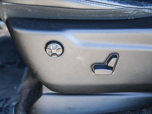 Used 2017 Jeep Grand Cherokee Limited image 19