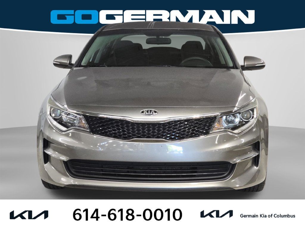 Used 2018 Kia Optima LX w/ 17" Alloy Wheels Package FWD image 2