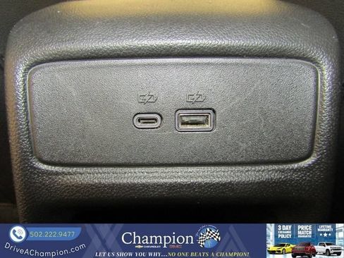 Used 2025 Chevrolet Trax LT FWD image 14