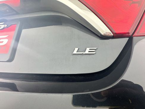 Used 2015 Toyota Camry LE FWD image 33