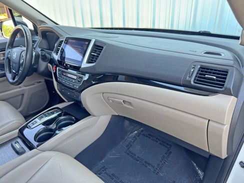 Used 2016 Honda Pilot Touring image 14