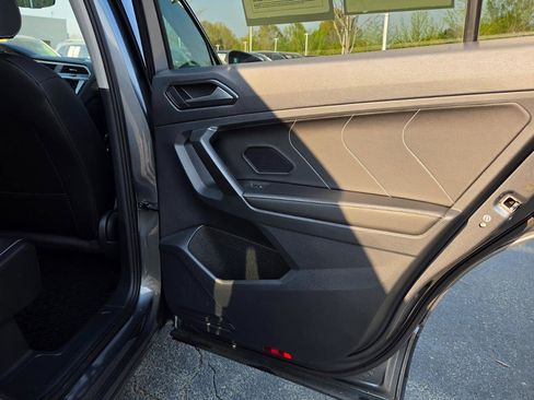 Certified 2023 Volkswagen Tiguan SE w/ Panoramic Sunroof Package image 45