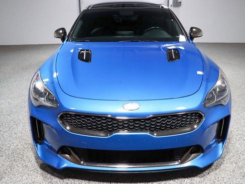 Used 2018 Kia Stinger GT1 image 4