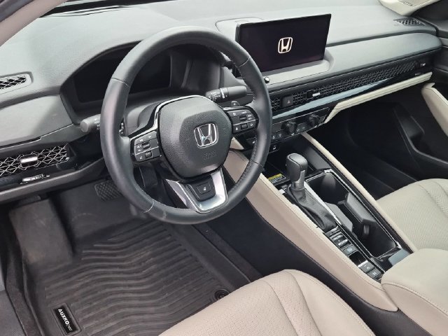 Used 2025 Honda Accord Touring image 10
