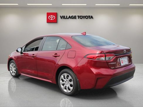 Certified 2025 Toyota Corolla LE FWD image 3
