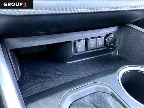 Used 2020 Toyota Highlander XLE AWD/4WD image 35