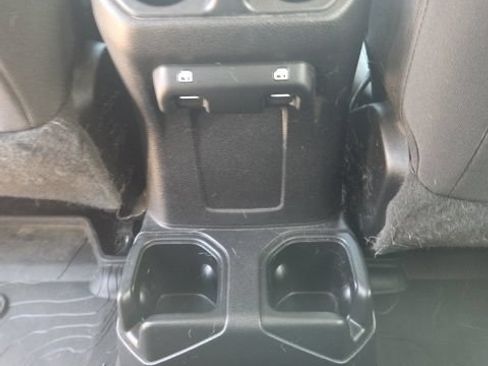 Used 2021 Jeep Wrangler Unlimited Sport AWD/4WD image 34