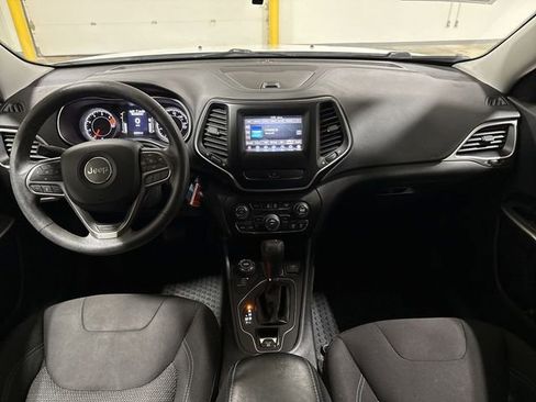 Used 2019 Jeep Cherokee Latitude w/ Popular Appearance Group AWD/4WD image 10