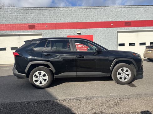 Used 2025 Toyota RAV4 LE image 2