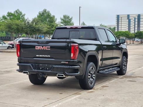 Used 2024 GMC Sierra 1500 AT4 w/ Technology Package AWD/4WD image 5