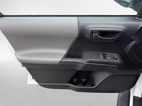 Certified 2019 Toyota Tacoma SR image 16