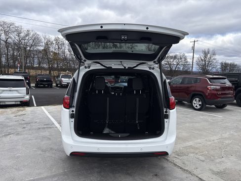 New 2026 Chrysler Voyager LX image 11