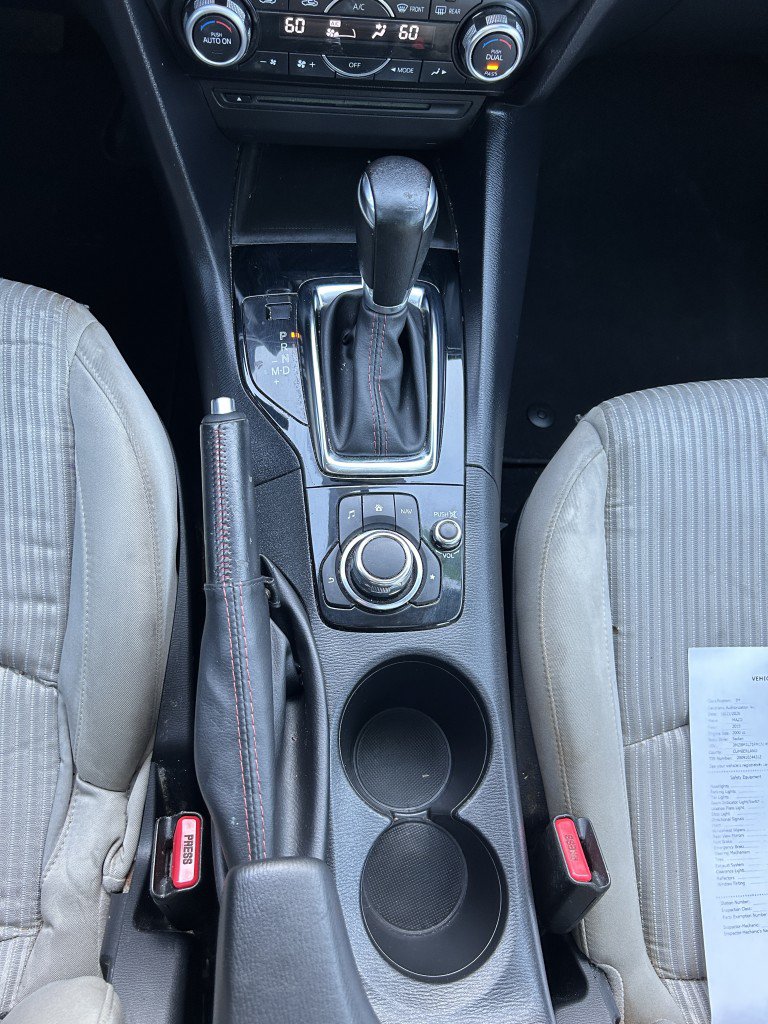 Used 2015 MAZDA MAZDA3 i Touring w/ Technology Package FWD image 11