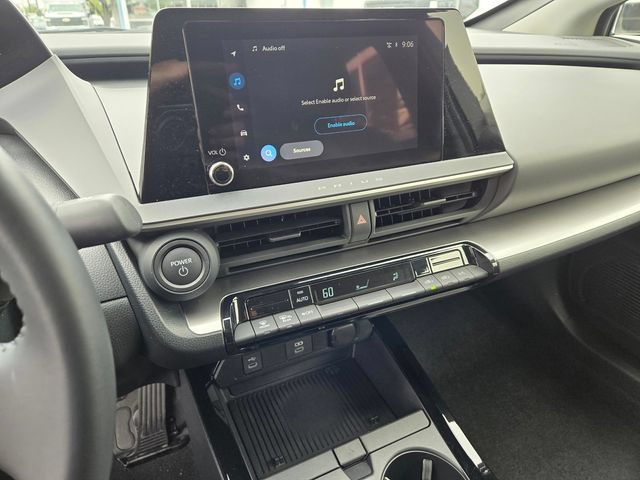 Used 2025 Toyota Prius LE FWD image 20