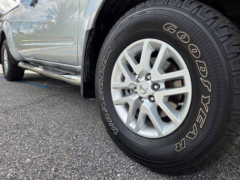Used 2014 Nissan Frontier SV w/ SV Value Truck Package image 17