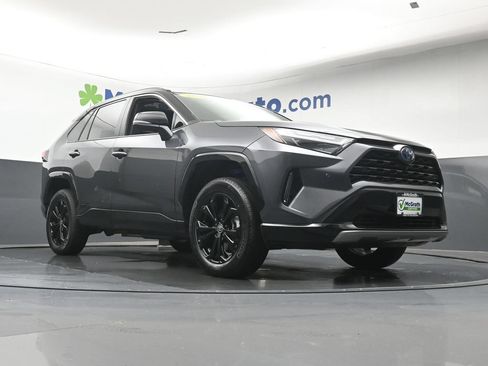 Used 2023 Toyota RAV4 XSE AWD/4WD image 28