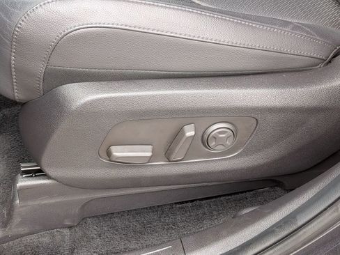 Used 2025 Kia Carnival SX Prestige image 16