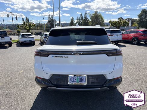 Used 2025 Chevrolet Equinox EV LT w/ LPO, Blackout Package AWD/4WD image 4