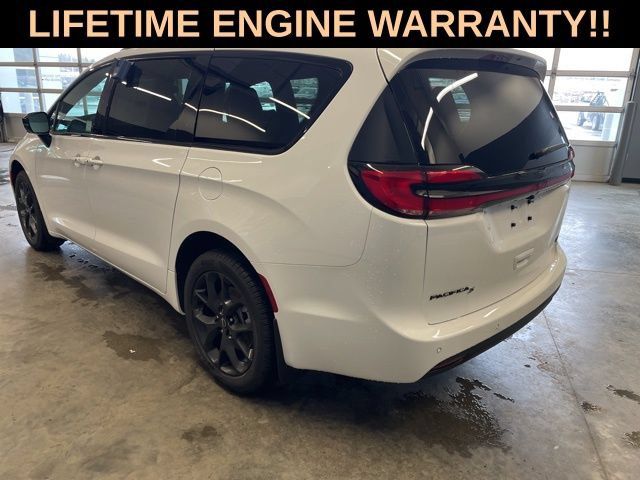 New 2026 Chrysler Pacifica Select w/ S Appearance Package AWD/4WD image 6