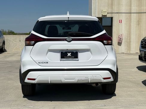 Used 2024 Nissan Kicks S image 9