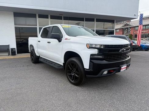 Used 2021 Chevrolet Silverado 1500 LT Trail Boss w/ LPO, Dark Essentials Package AWD/4WD image 2