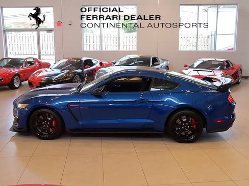 Used 2017 Ford Mustang Shelby GT350R w/ GT350R Equipment Group 920A image 3
