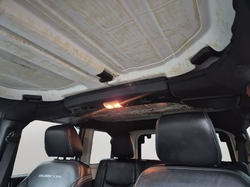 Used 2017 Jeep Wrangler Unlimited Rubicon w/ Dual Top Group AWD/4WD image 12