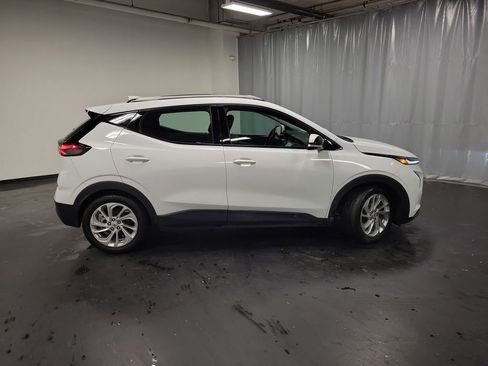 Used 2023 Chevrolet Bolt EUV LT image 9