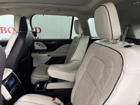 Used 2024 Lincoln Aviator Black Label AWD/4WD image 13