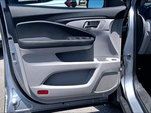 Used 2020 Honda Ridgeline RTL image 17
