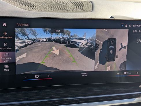 Used 2023 BMW X7 xDrive40i w/ M Sport Package image 9