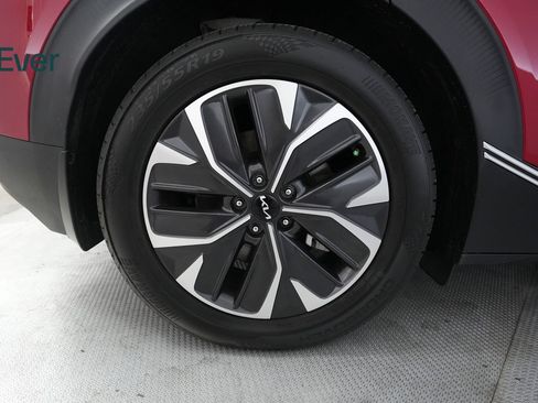 Used 2024 Kia EV6 Light RWD image 21