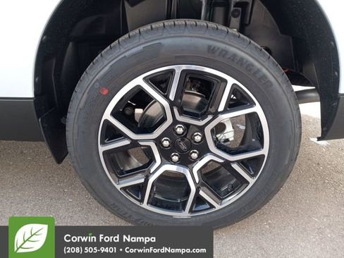 New 2026 Ford Maverick Lariat image 32