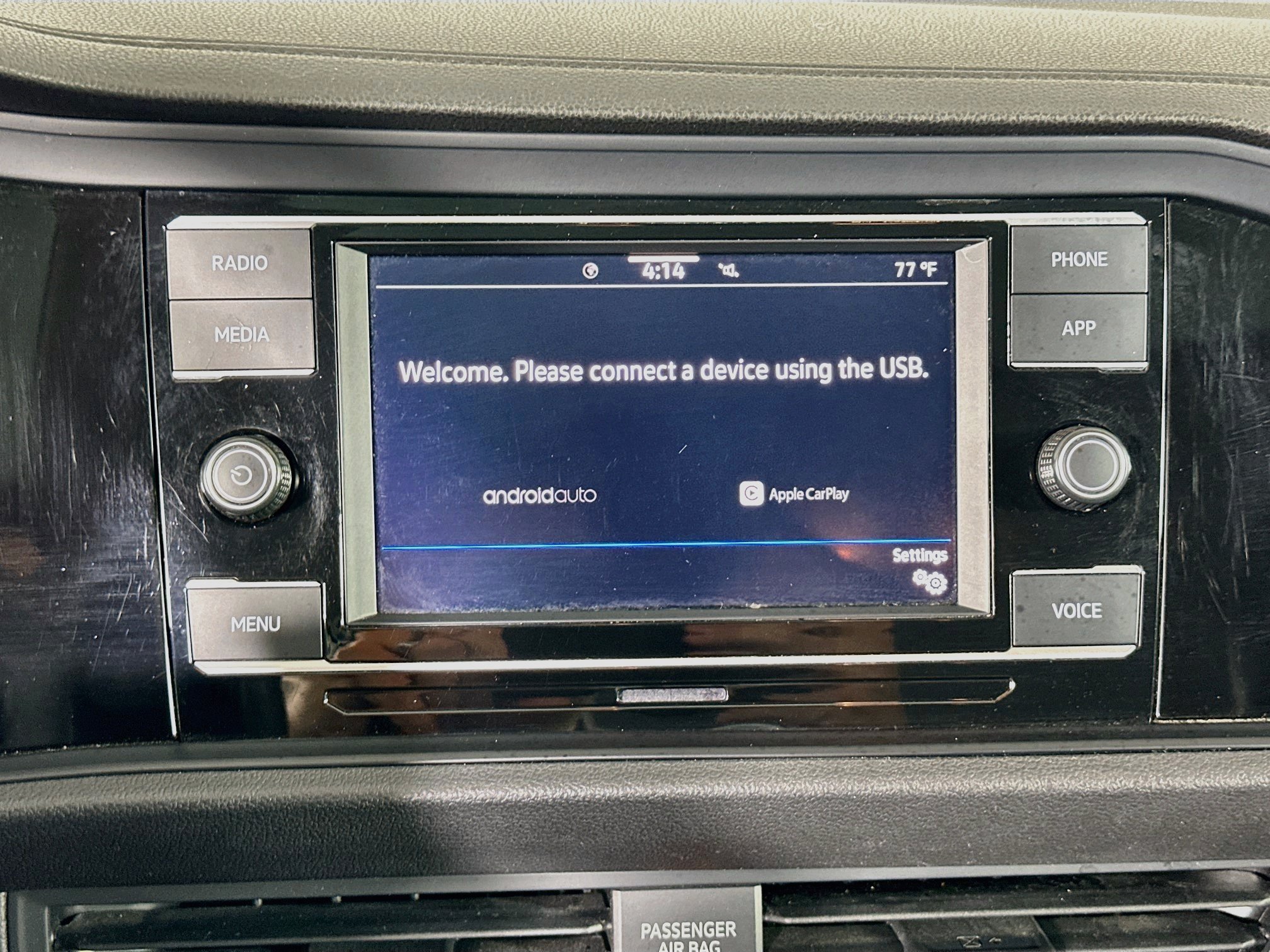 Used 2024 Volkswagen Jetta SE FWD image 22