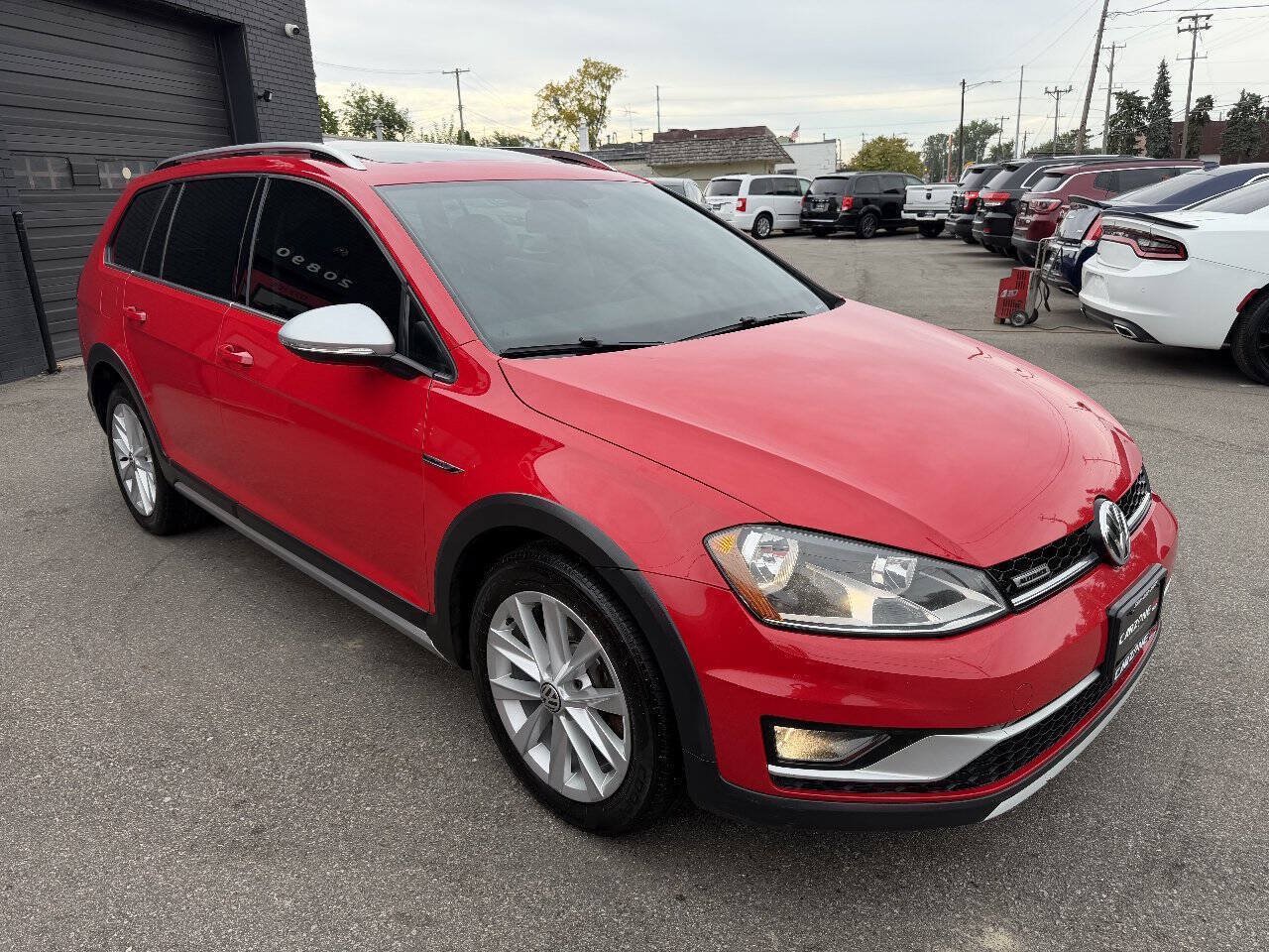 Used 2017 Volkswagen Golf Alltrack SEL AWD/4WD image 3