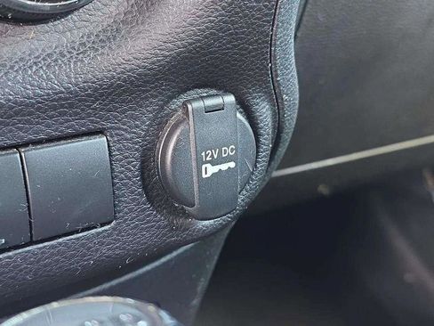 Used 2017 Jeep Wrangler Unlimited Sahara AWD/4WD image 24