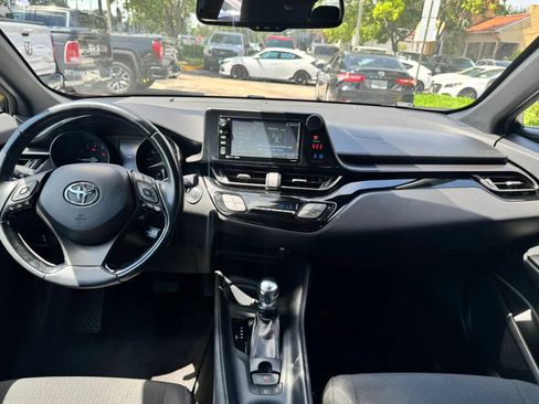 Used 2018 Toyota C-HR XLE FWD image 16