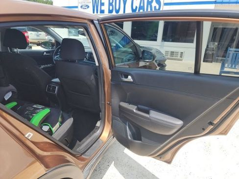 Used 2019 Kia Sportage LX FWD image 32