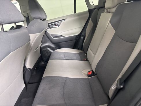 Used 2022 Toyota RAV4 XLE FWD image 19