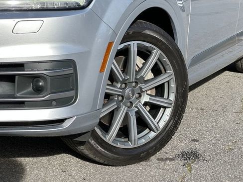 Used 2018 Audi Q7 3.0T Premium Plus w/ Premium Plus Package AWD/4WD image 10