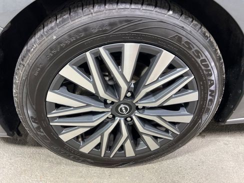 Used 2024 Nissan Altima 2.5 SV FWD image 34