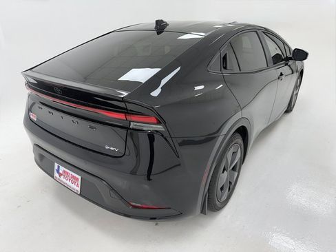 New 2026 Toyota Prius LE image 40