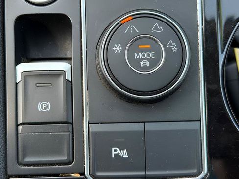 Used 2019 Volkswagen Atlas SEL R-Line AWD/4WD image 15