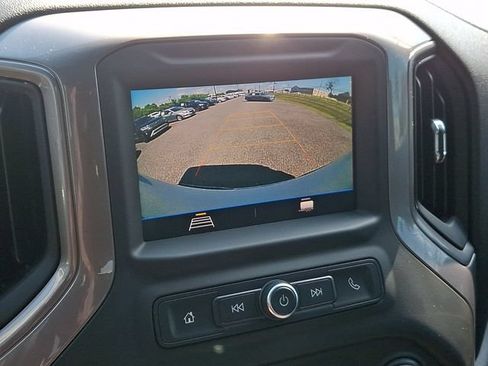 Used 2020 Chevrolet Silverado 1500 Custom w/ Custom Value Package AWD/4WD image 17