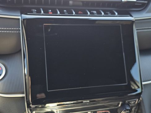 New 2025 Jeep Grand Cherokee L Laredo image 11