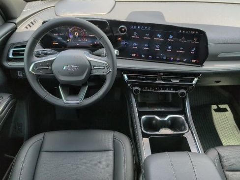 New 2026 Chevrolet Traverse LT w/ Midnight/Sport Edition FWD image 4
