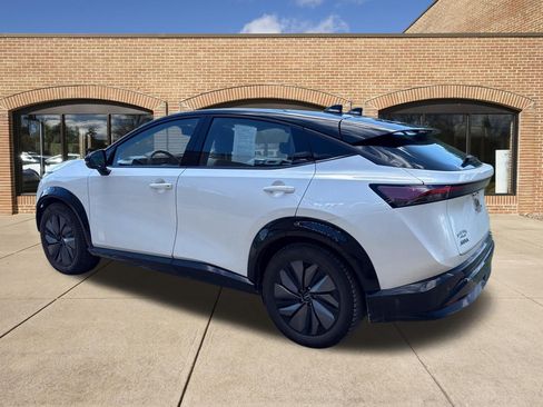 Used 2023 Nissan Ariya AWD/4WD image 5